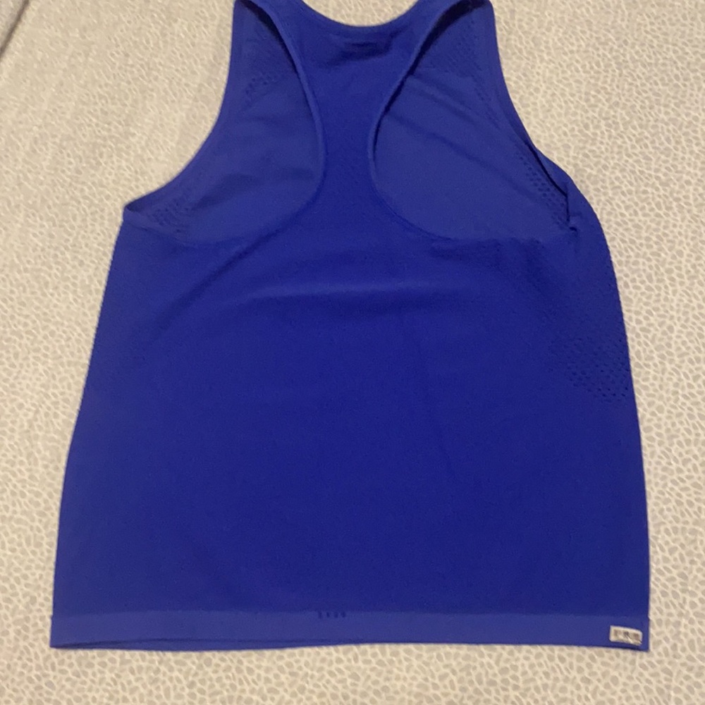 Reebok top - Picture 5 of 6